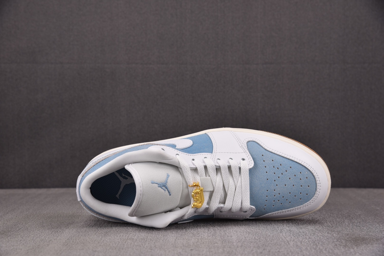 AJ low低帮 尺码:40-46纯原版出品-WMNS Air Jordan 1 Low SE Deni