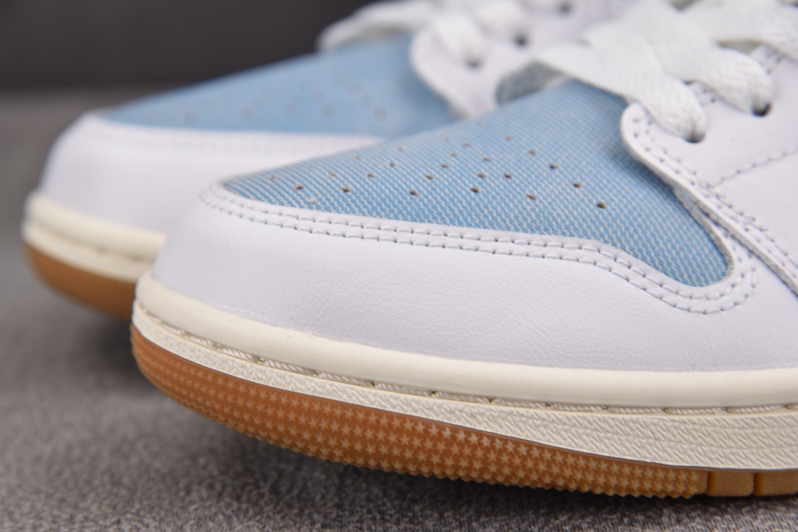 AJ low低帮 尺码:40-46纯原版出品-WMNS Air Jordan 1 Low SE Deni