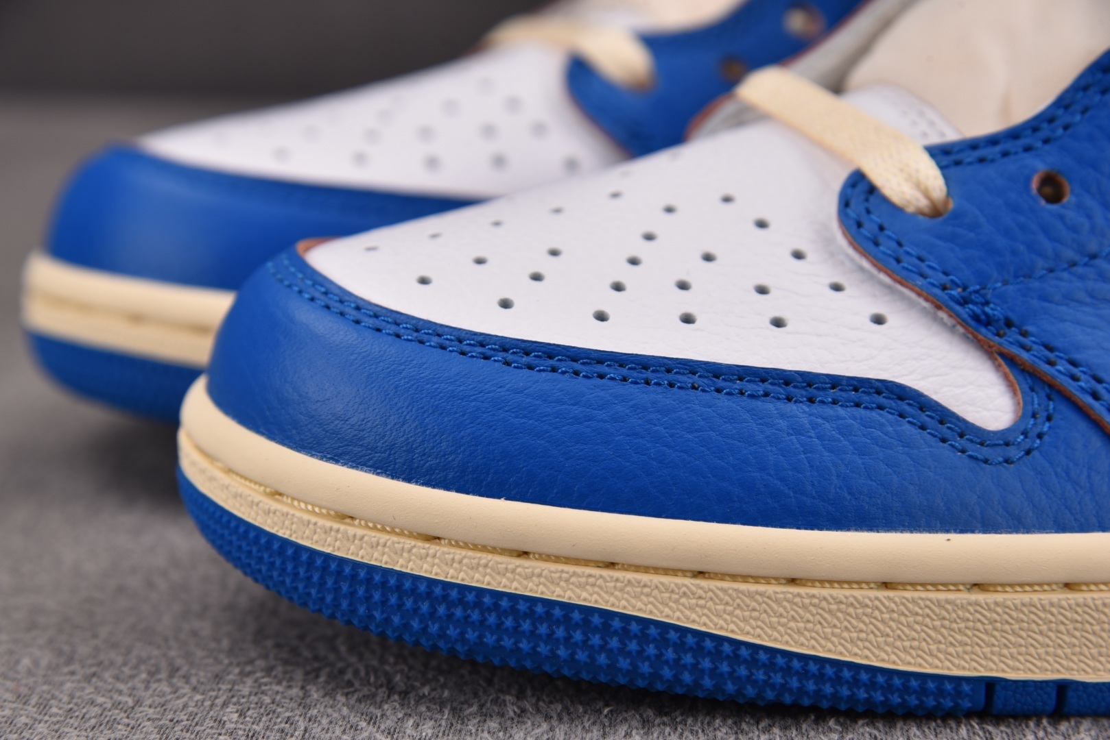 AJ Low 尺码:40.5-48.5纯原出品-Un x Air Jordan 1 Retro Low