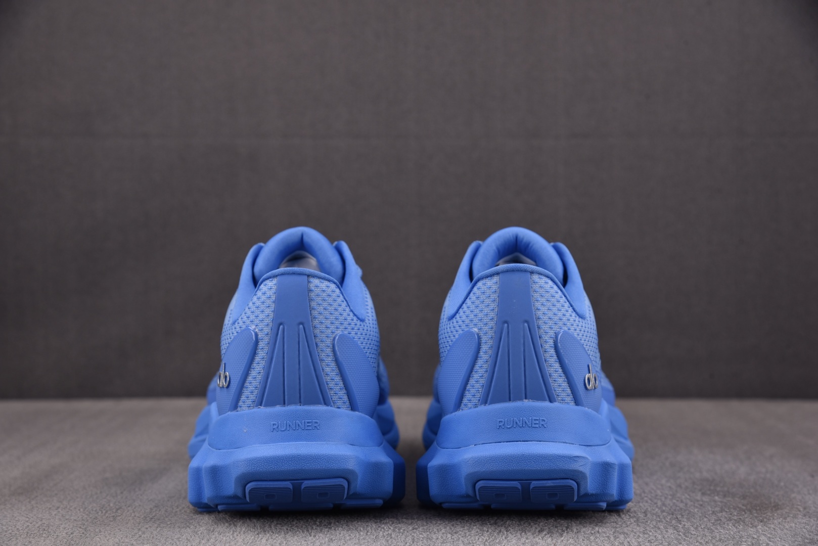 Alo 尺码:36-45纯原出品-Alo Yoga Alo Runner 蓝色 YZ014尺码：40 4