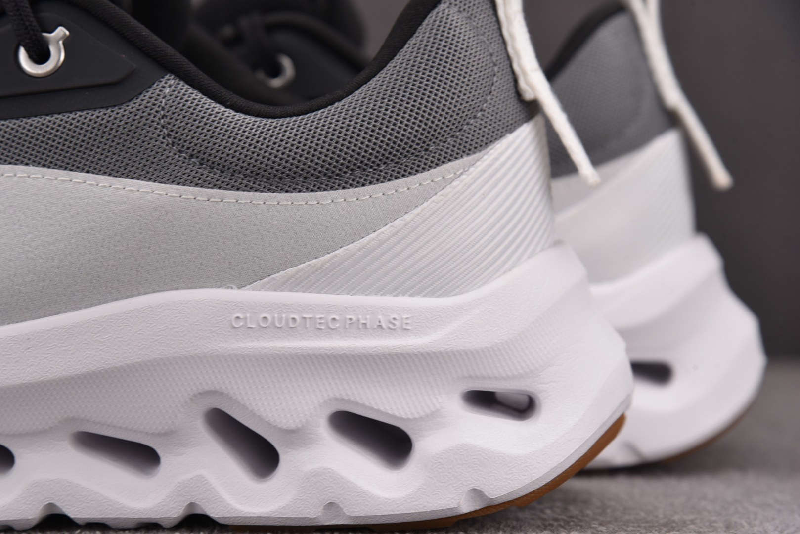 昂跑 尺码:36-45纯原出品-LOEWE x On Cloudtilt 2 看图 YZ004尺码：36