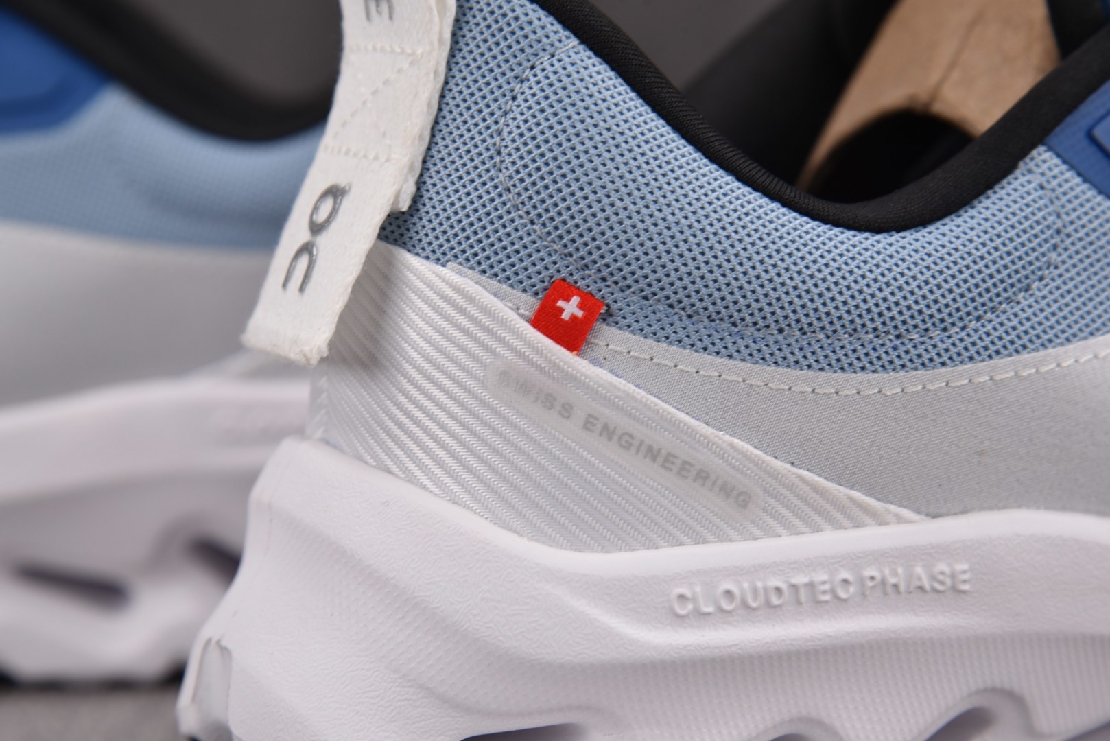 昂跑 尺码:36-45纯原出品-LOEWE x On Cloudtilt 2 看图 YZ004尺码：36