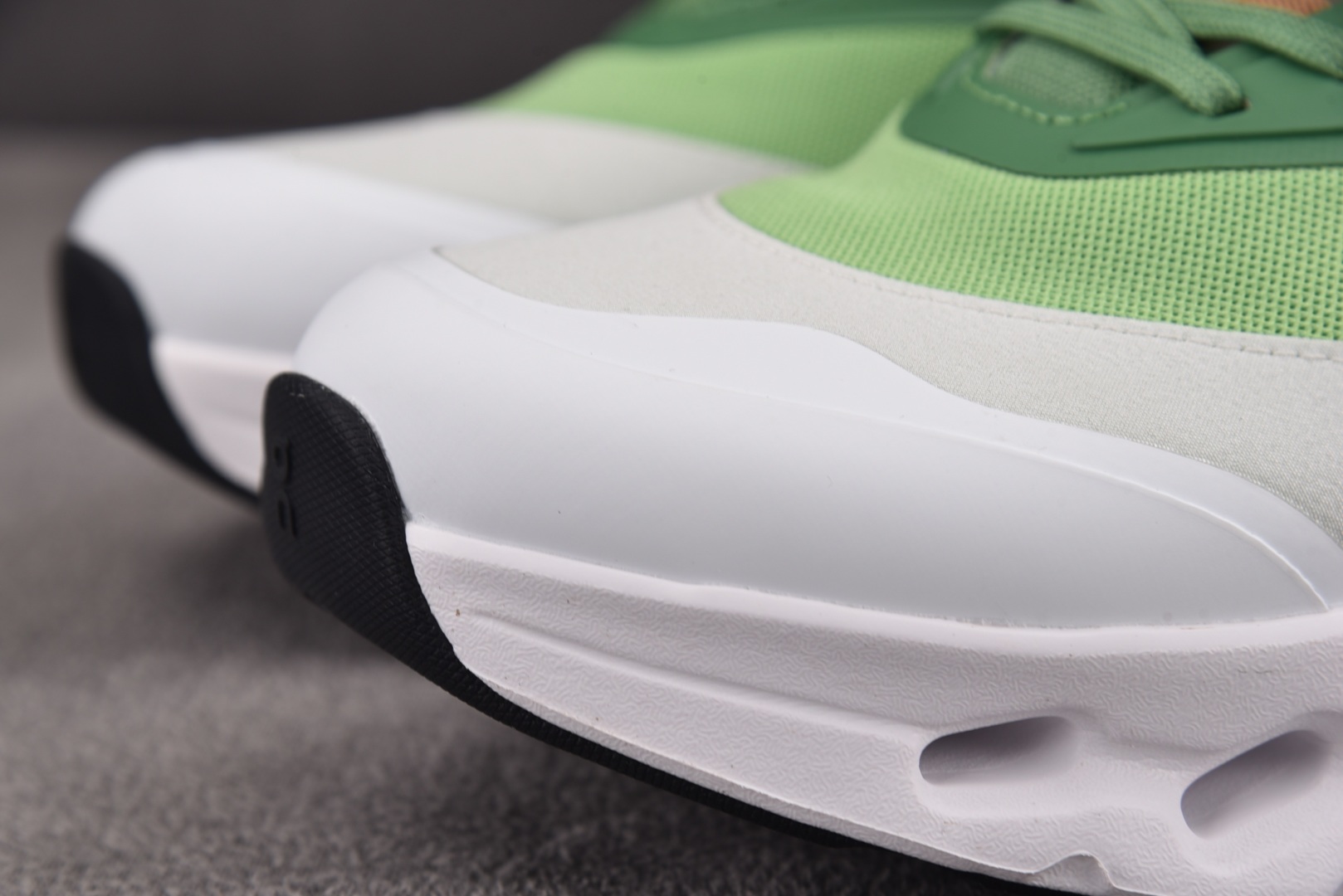 昂跑 尺码:36-45纯原出品-LOEWE x On Cloudtilt 2 看图 YZ004尺码：36