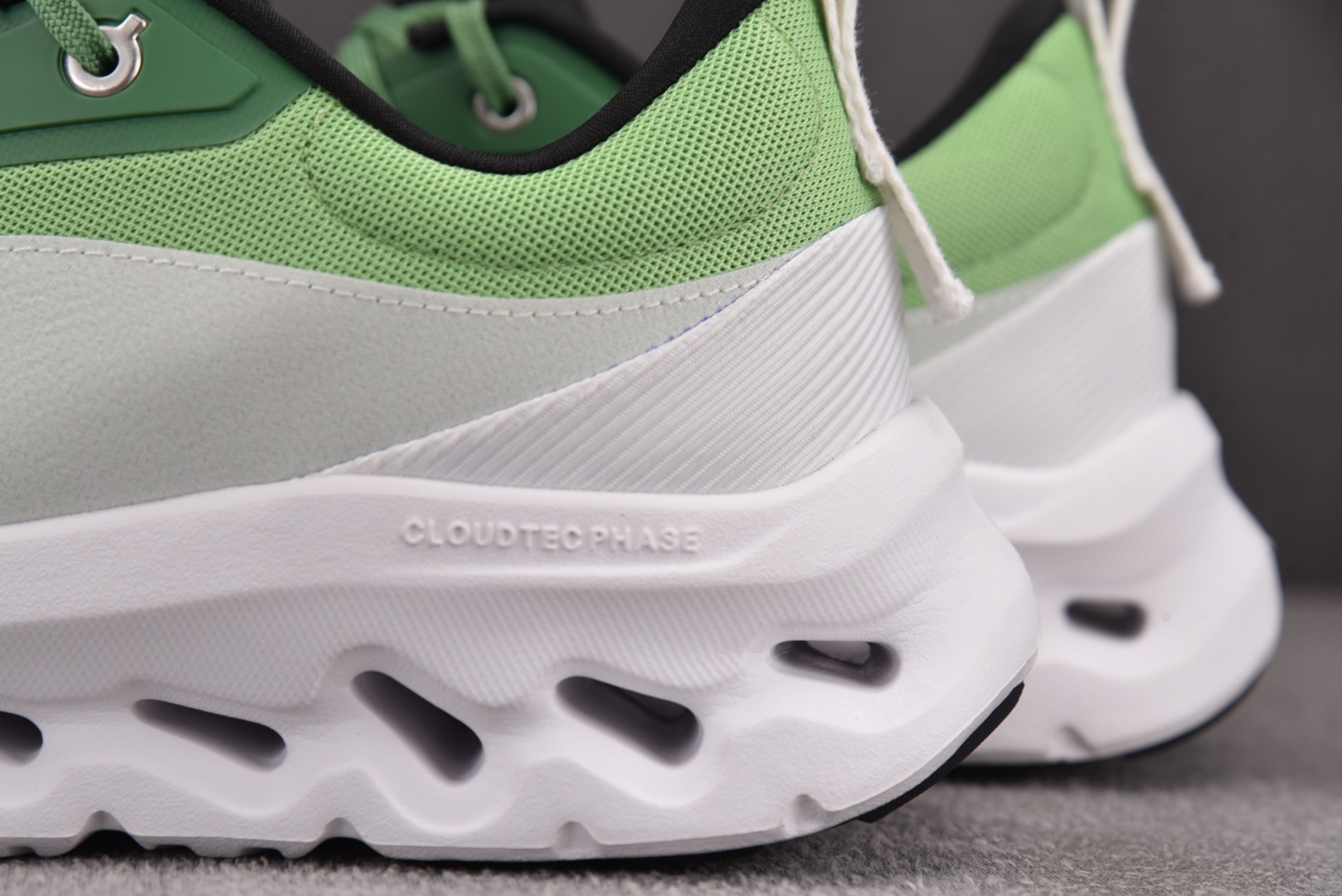 昂跑 尺码:36-45纯原出品-LOEWE x On Cloudtilt 2 看图 YZ004尺码：36