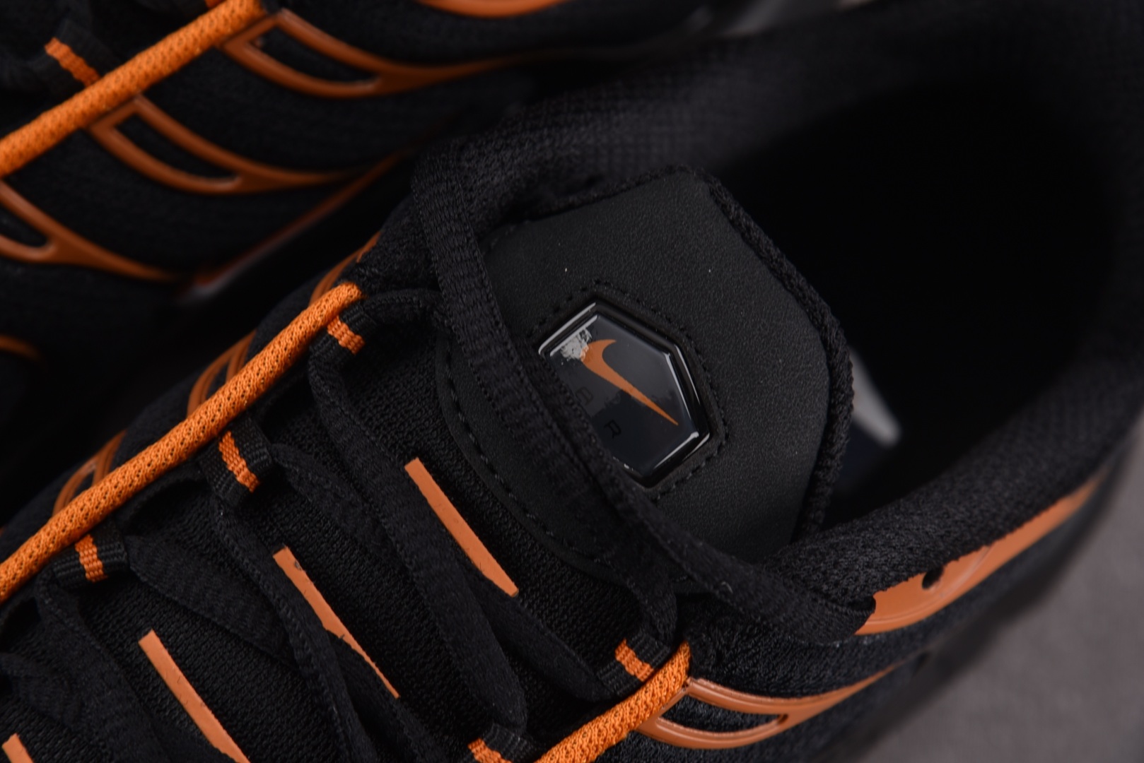 【纯原】NK Air Max Plus Dark Obsidian Monarch 黑橙 FN6949-