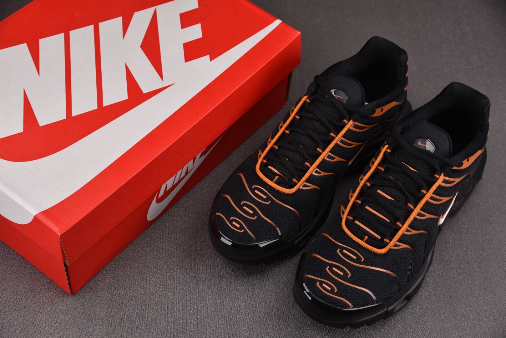 【纯原】NK Air Max Plus Dark Obsidian Monarch 黑橙 FN6949-