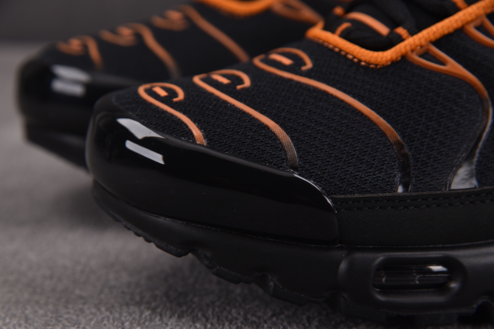 【纯原】NK Air Max Plus Dark Obsidian Monarch 黑橙 FN6949-