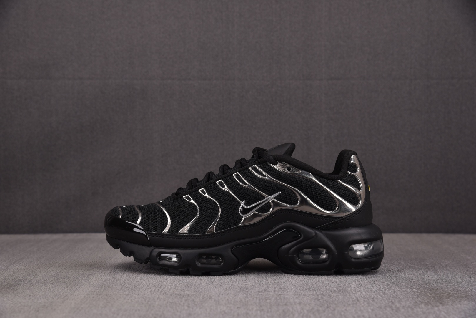 【纯原】NK Air Max Plus SE Black Chrome (Women's) 黑色 HJ9