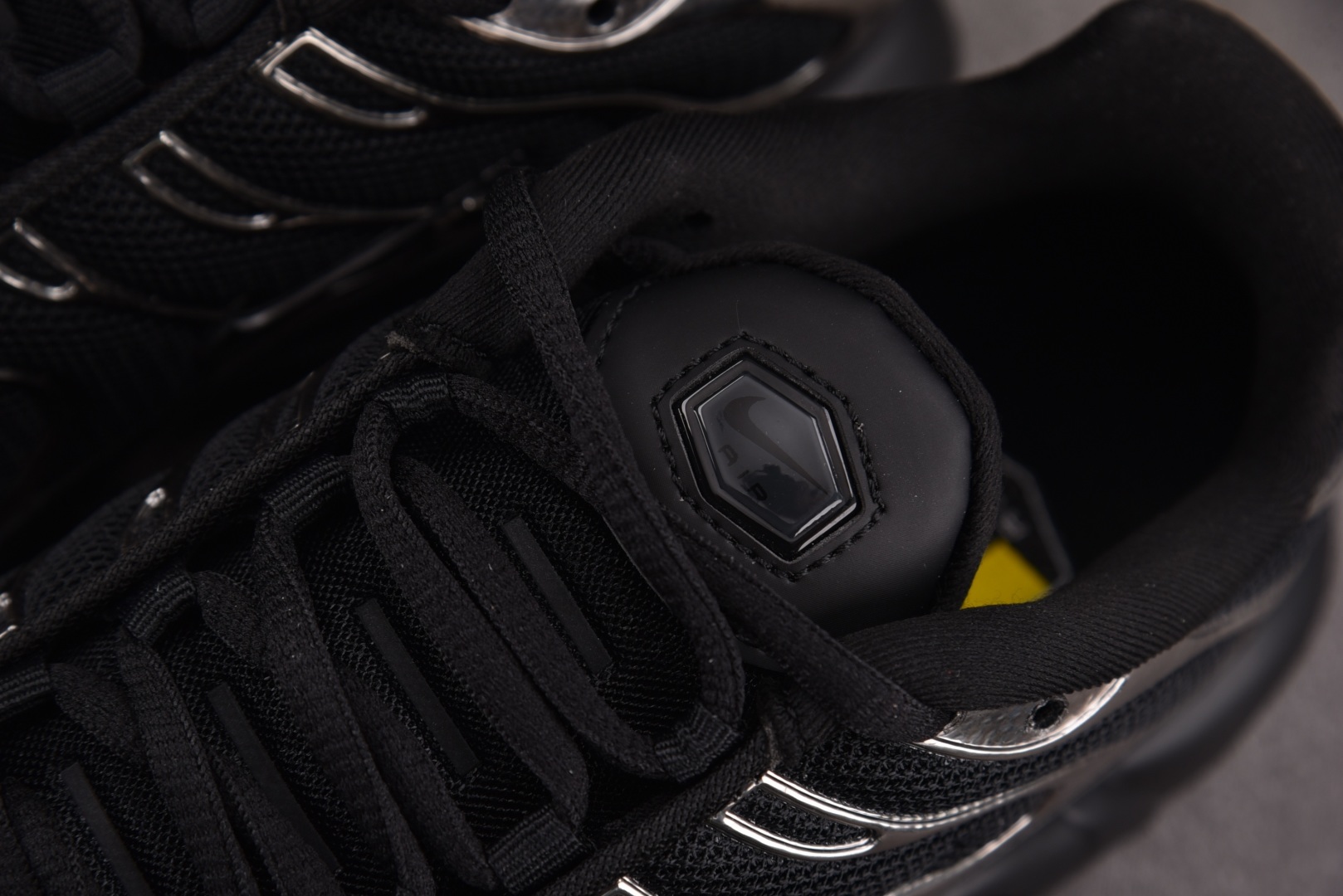 【纯原】NK Air Max Plus SE Black Chrome (Women's) 黑色 HJ9
