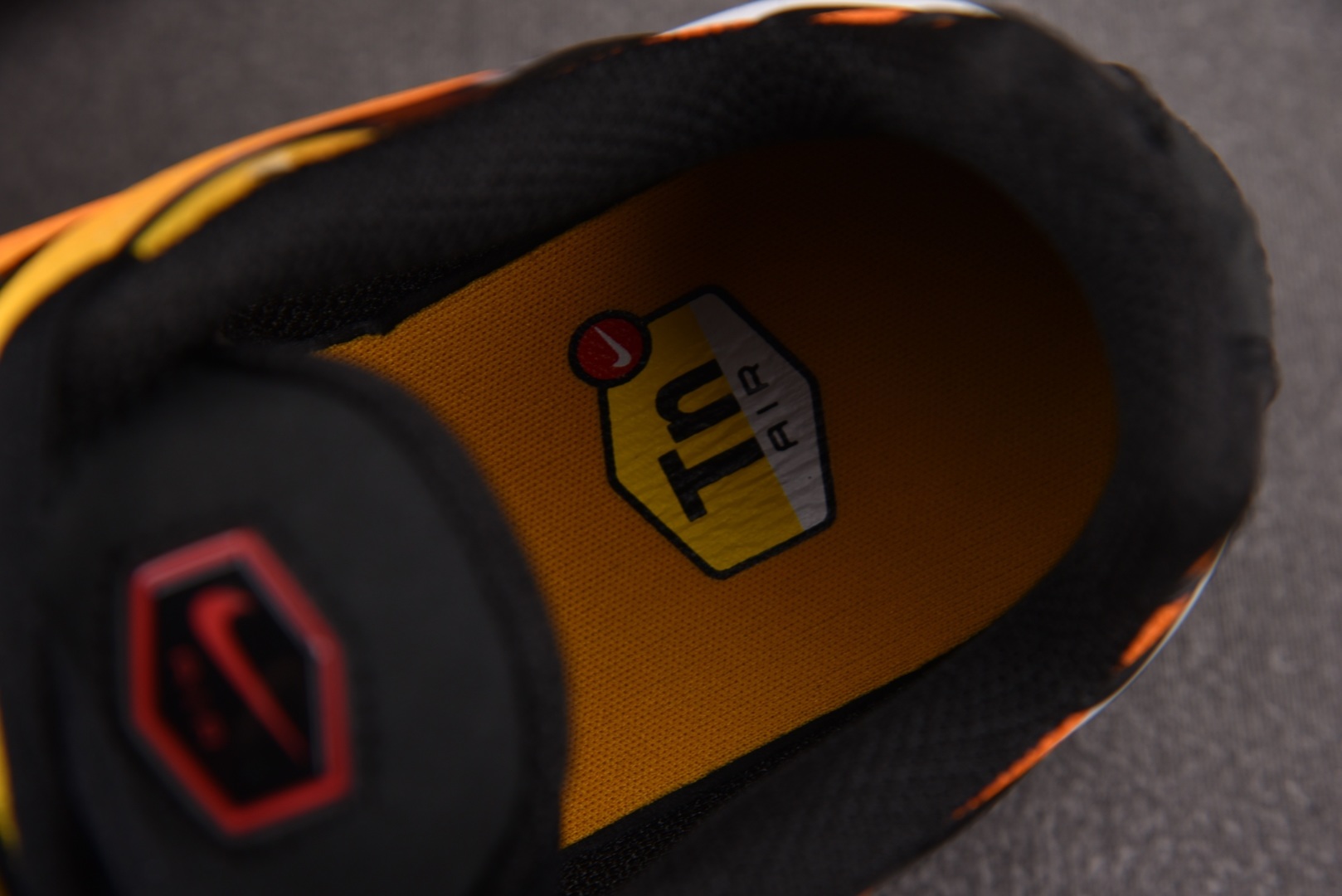 【纯原】NK Air Max Plus Sunset 日落黄 HF0552-001 #尺寸36 36.5