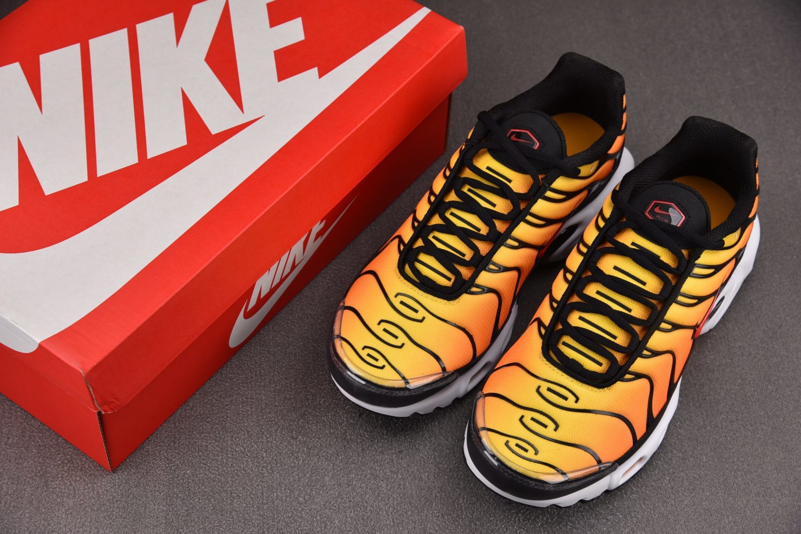 【纯原】NK Air Max Plus Sunset 日落黄 HF0552-001 #尺寸36 36.5