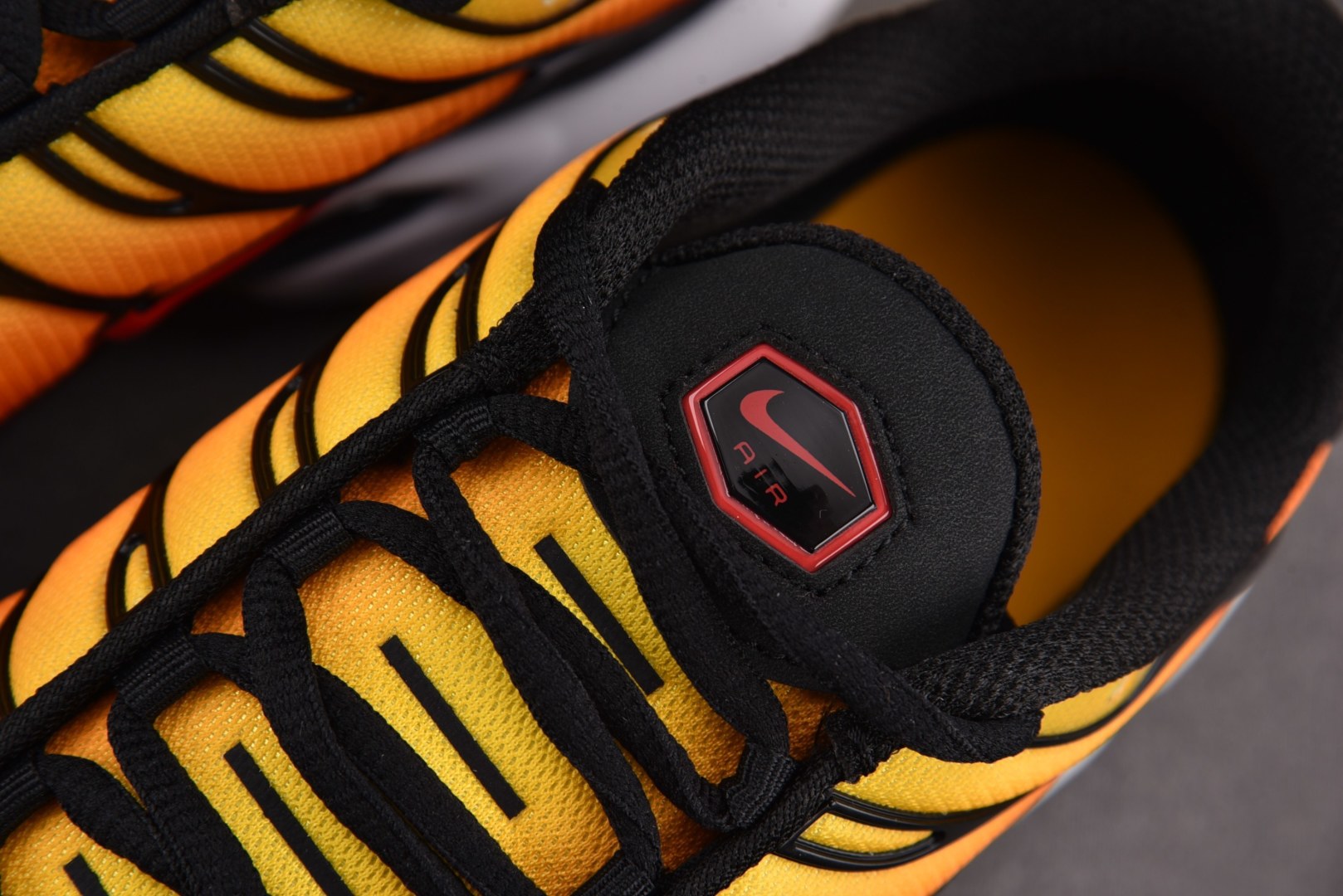 【纯原】NK Air Max Plus Sunset 日落黄 HF0552-001 #尺寸36 36.5