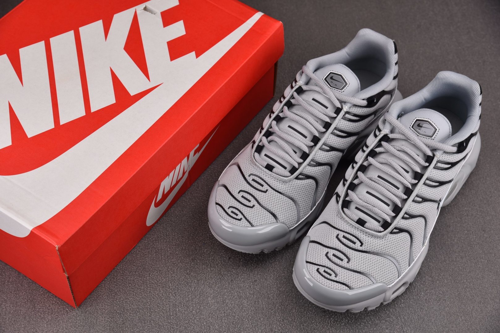 【纯原】NK Air Max Plus Wolf Grey 灰色 -021 #尺寸36 36.5 37.