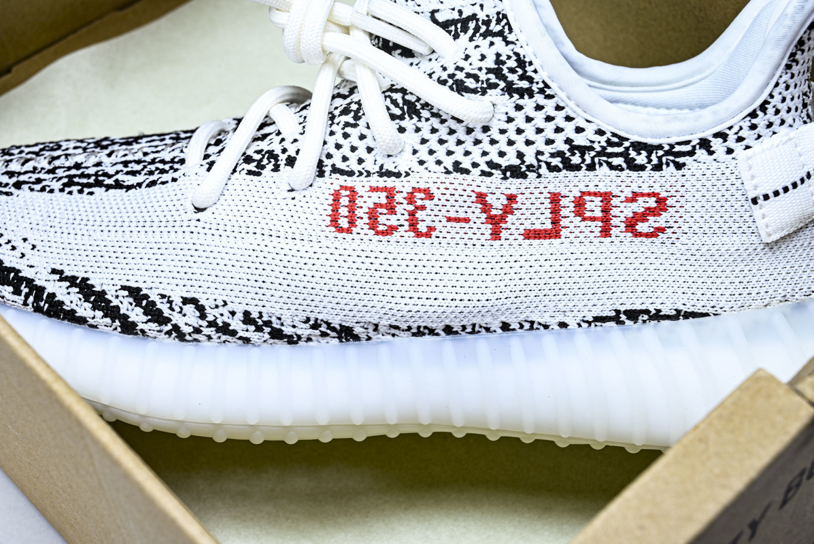 Yeezy 尺码:36-49纯原出品-Yeezy 350V2 阿迪达斯椰子350二代 C YZ013-1