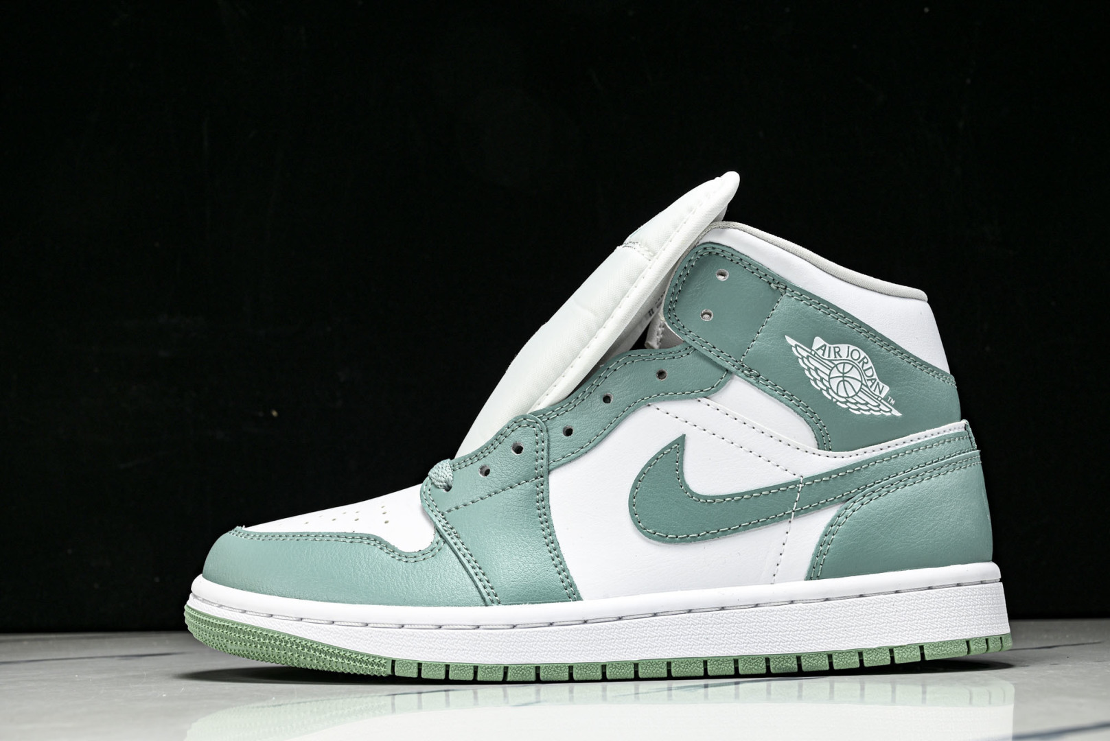 Mid中帮 尺码:35.5-46纯原出品-Air Jordan 1 Mid Jade Smoke AJ1