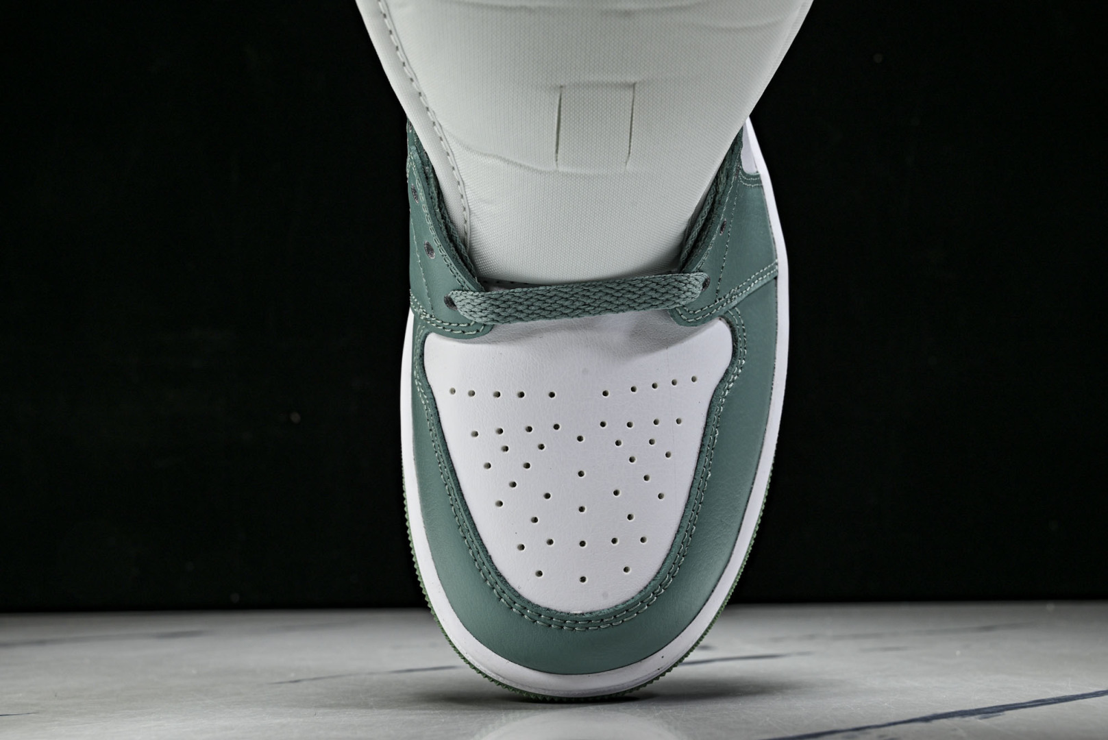 Mid中帮 尺码:35.5-46纯原出品-Air Jordan 1 Mid Jade Smoke AJ1