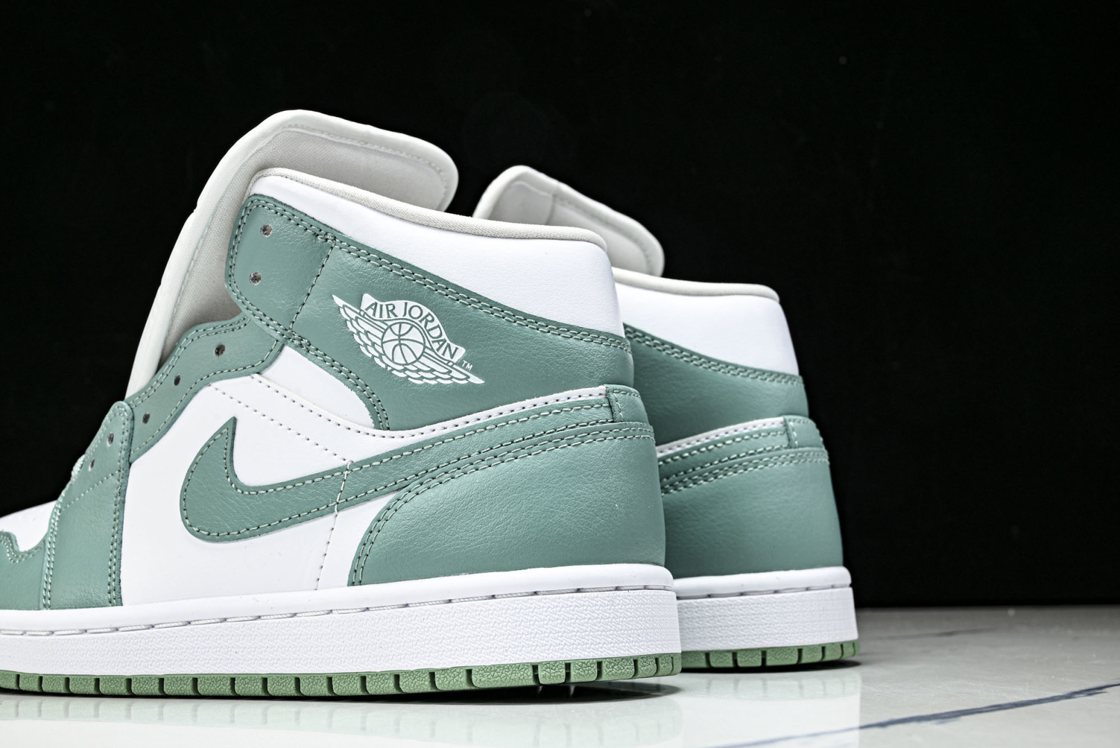 Mid中帮 尺码:35.5-46纯原出品-Air Jordan 1 Mid Jade Smoke AJ1