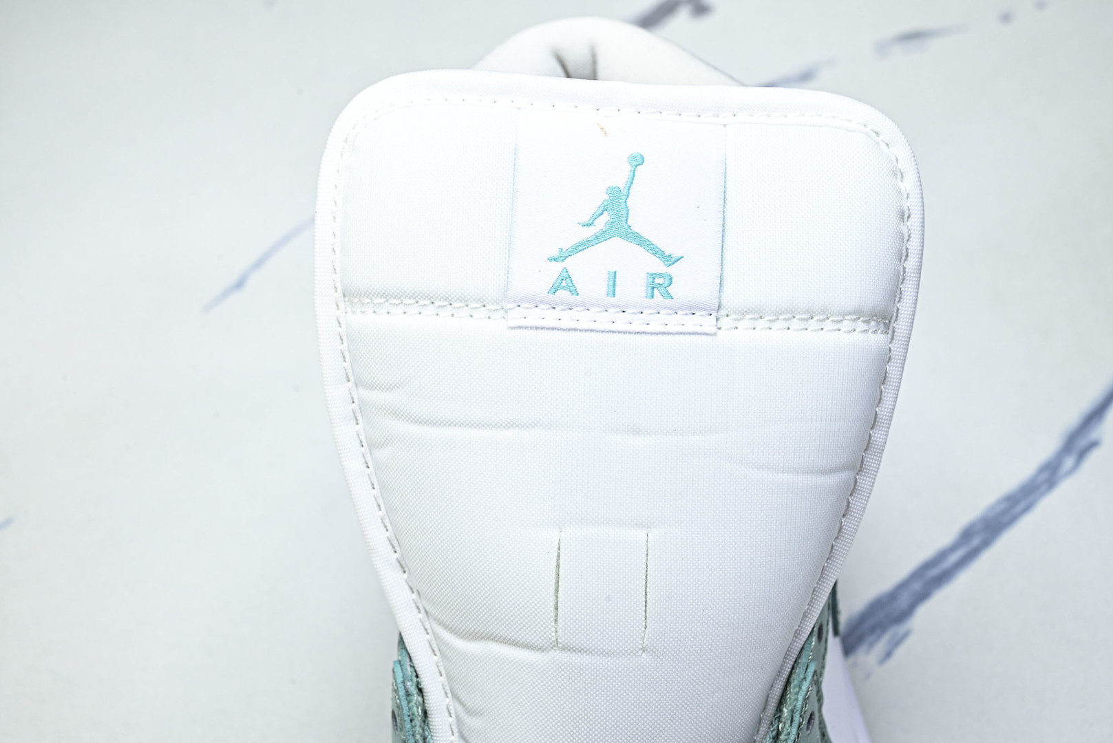 Mid中帮 尺码:35.5-46纯原出品-Air Jordan 1 Mid Jade Smoke AJ1