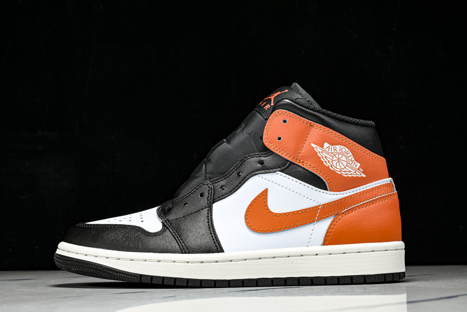 Mid中帮 尺码:40-46纯原出品-Air Jordan 1 Mid AJ1 乔1黑白橙 DQ8426