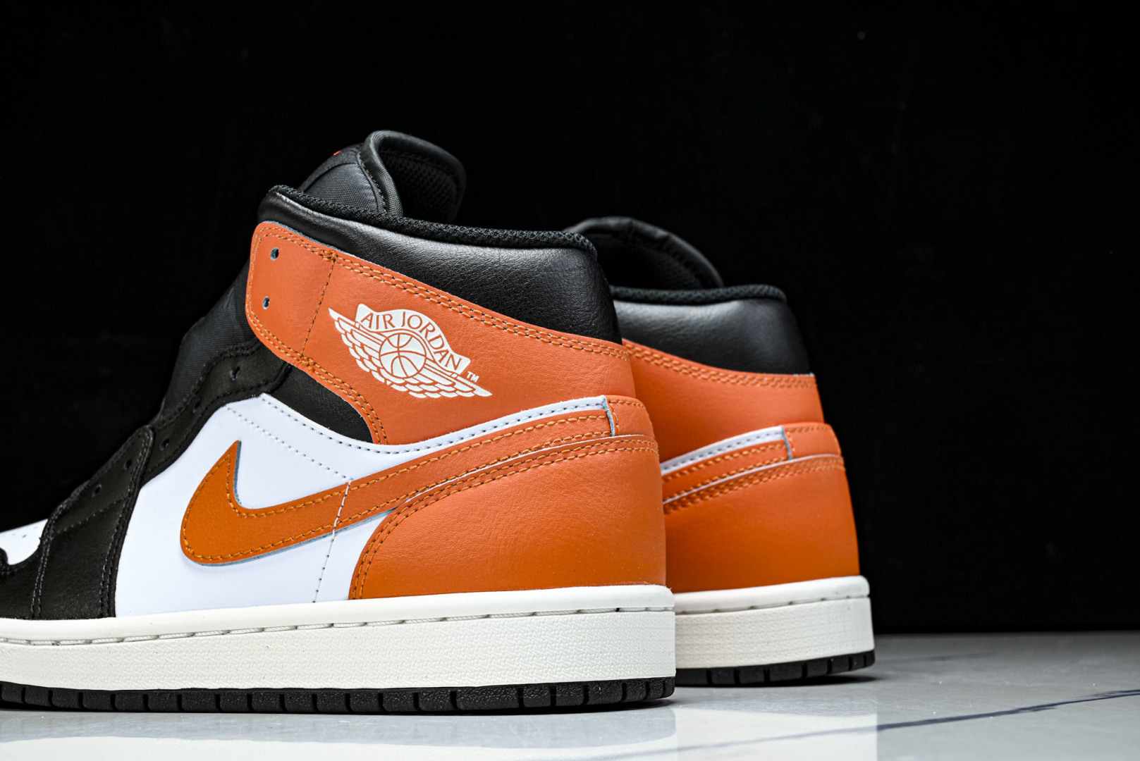 Mid中帮 尺码:40-46纯原出品-Air Jordan 1 Mid AJ1 乔1黑白橙 DQ8426