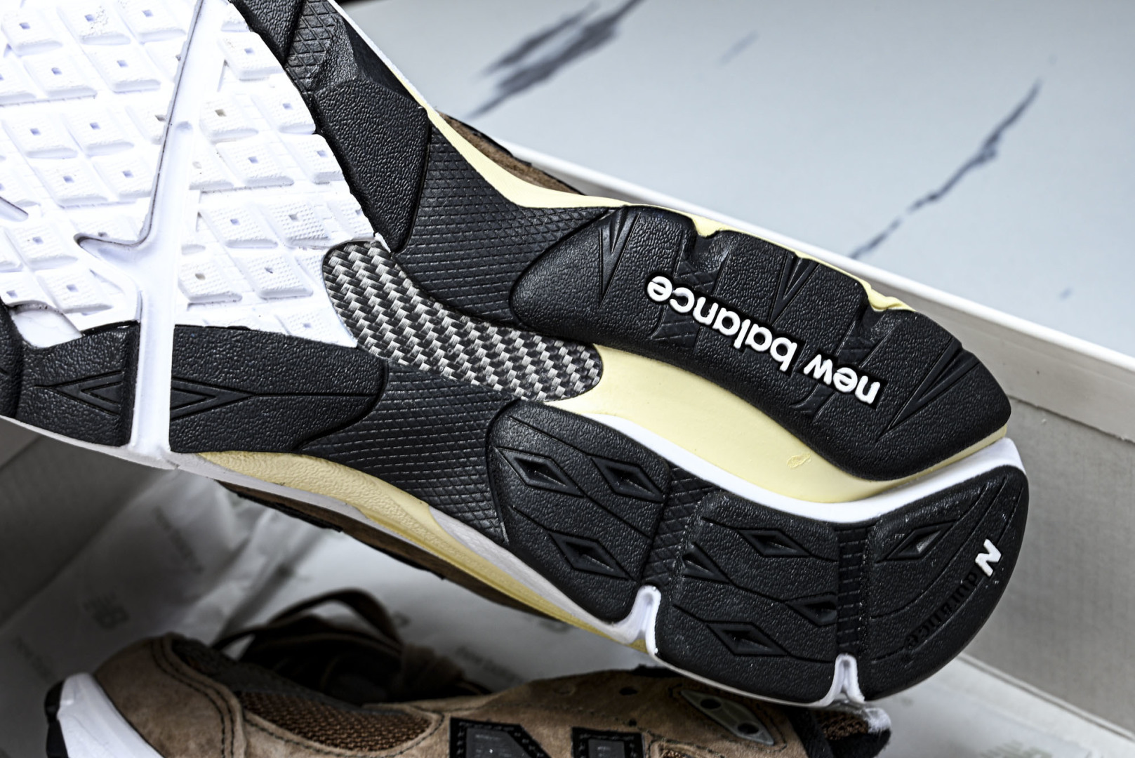 美产 JJJJound x New Balance NB 990 V3“Monteral”棕褐色 M99