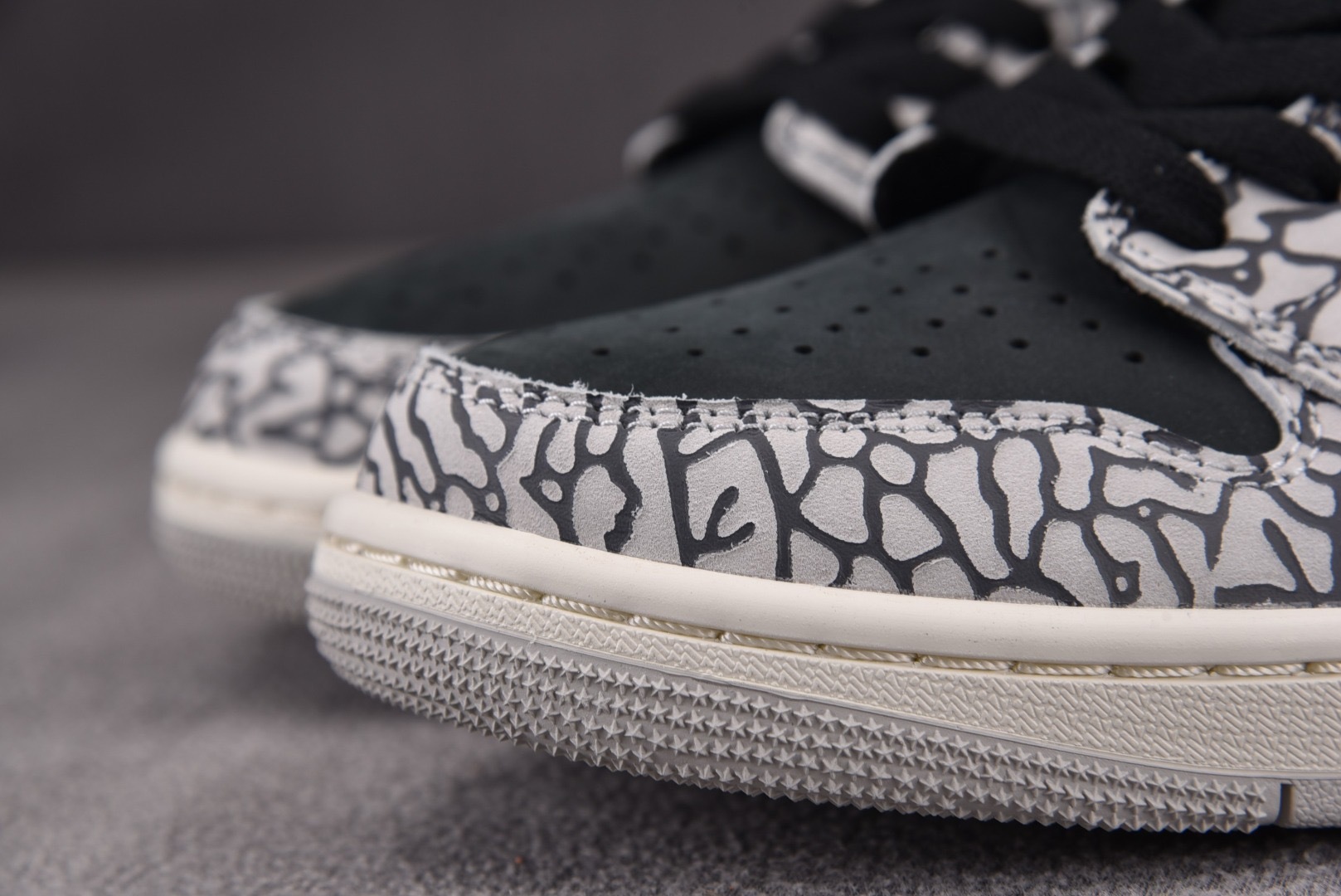 AJ Low爆裂纹 尺码:40-47.5Air Jordan 1 Retro Low OG“Black 