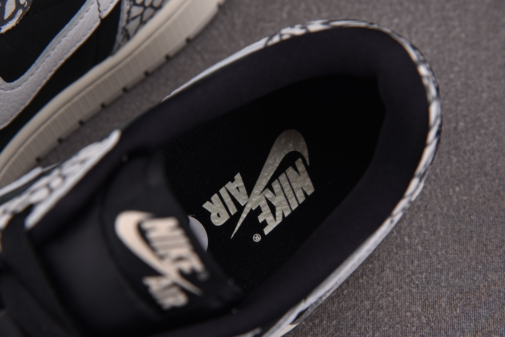 AJ Low爆裂纹 尺码:40-47.5Air Jordan 1 Retro Low OG“Black 