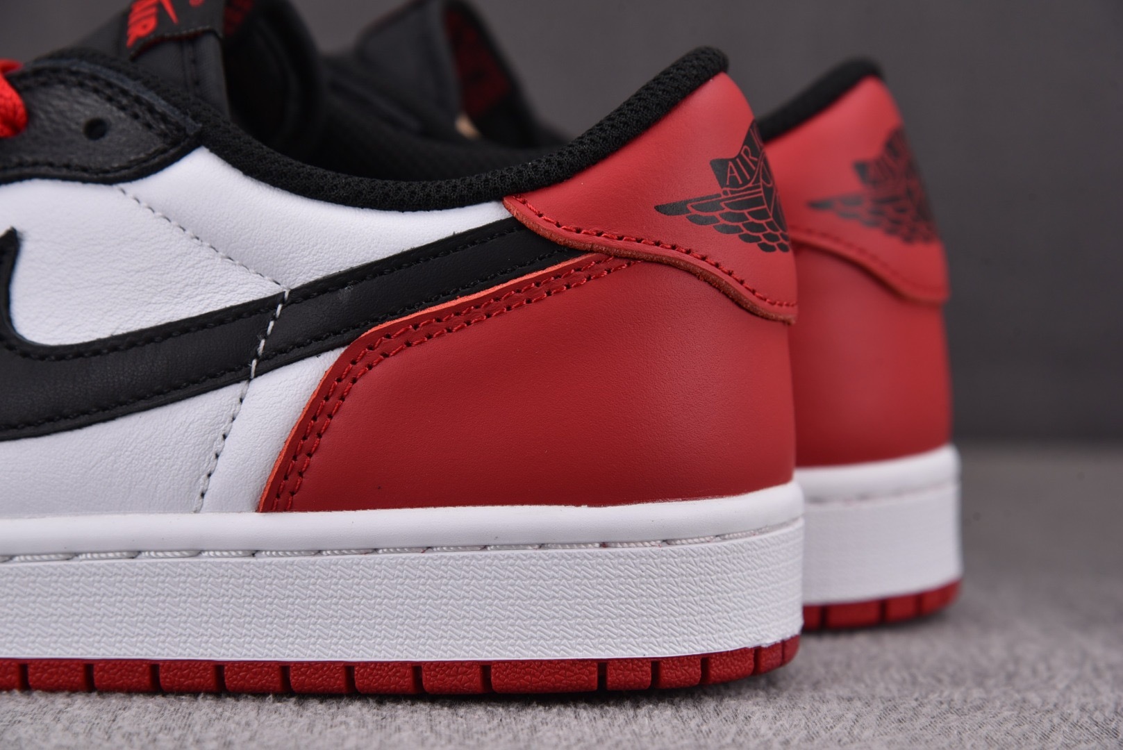AJ Low黑脚趾 尺码:36-47.5Air Jordan 1 Low OG“Black Toe”黑脚
