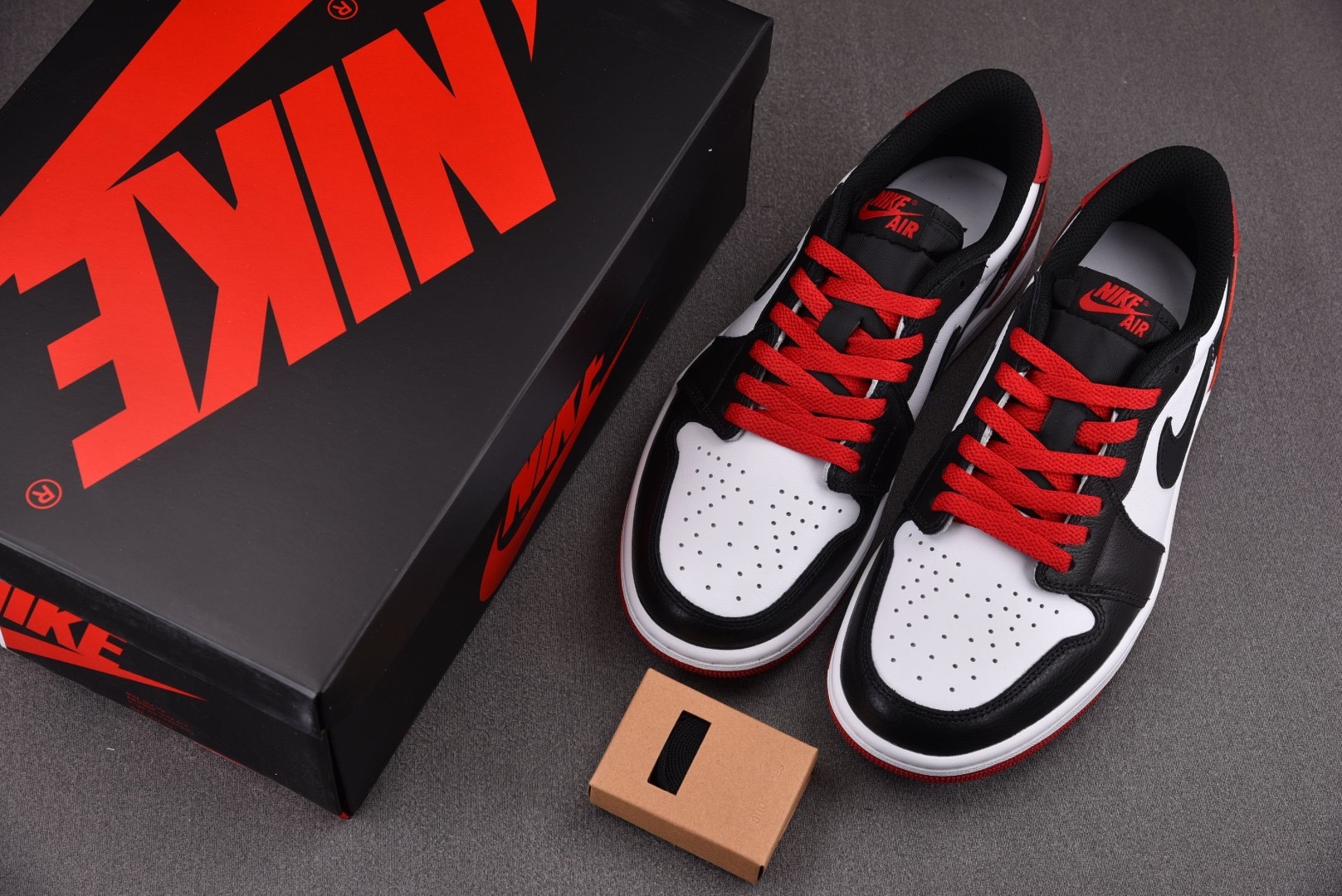 AJ Low黑脚趾 尺码:36-47.5Air Jordan 1 Low OG“Black Toe”黑脚