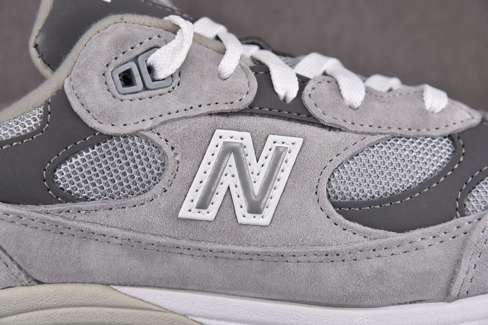 NB992 尺码:36-47New Balance 1112 元祖灰 M992GR YZ004