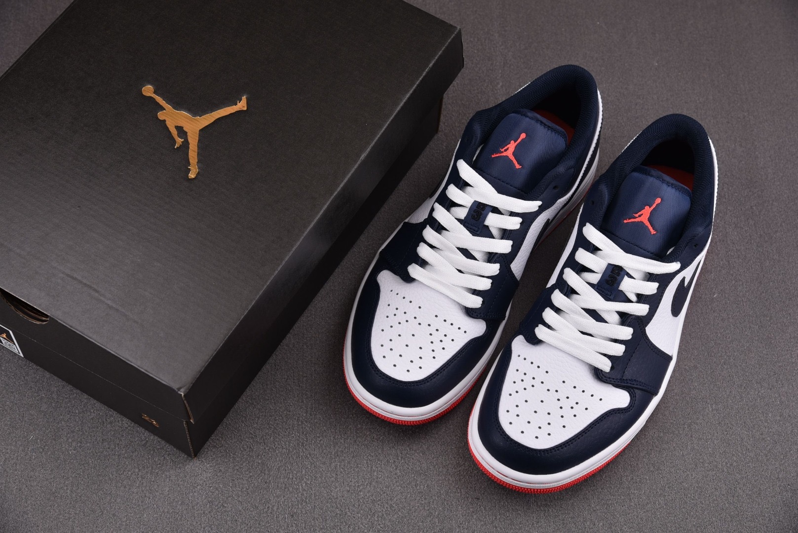 AJ Low 尺码:40-46Air Jordan 1 Low Retro”Ember Glow“午夜蓝