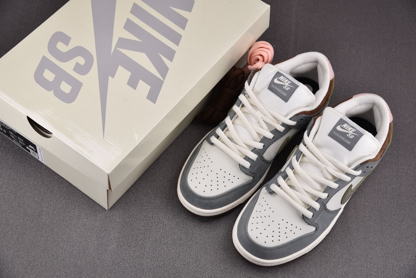 Dunk冠军羽翼 尺码:36-47.5Yuto Horigome x NK SB Dunk Low 冠军