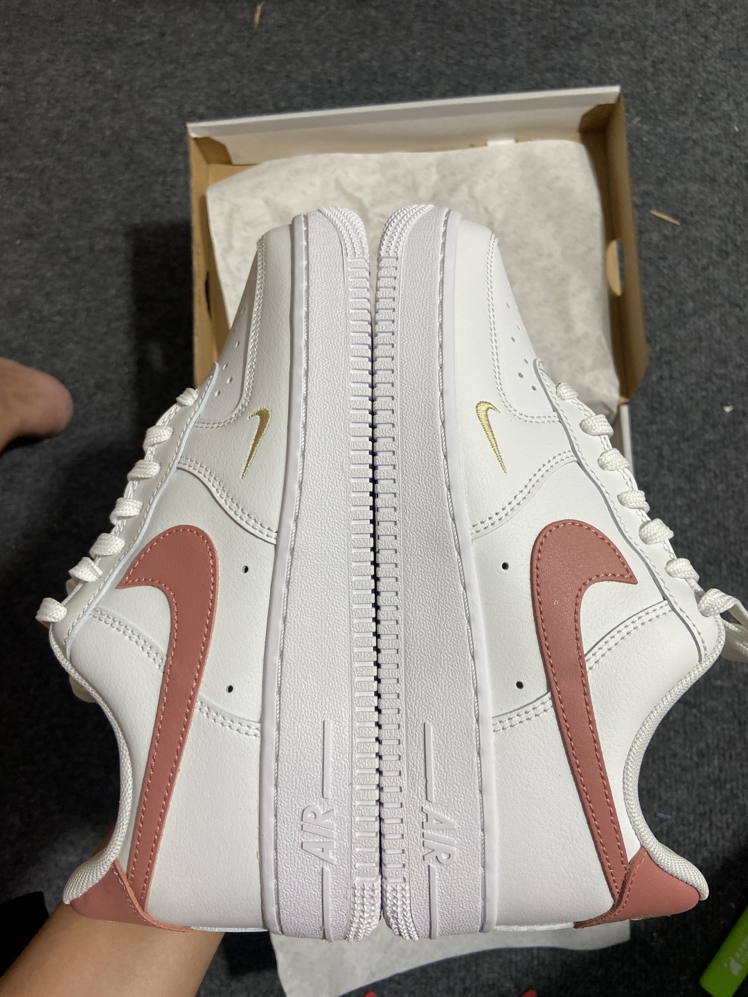NK Air Force 1 Low '07 空军一号低帮经典板鞋 CZ0270-103 全鞋电脑针车 