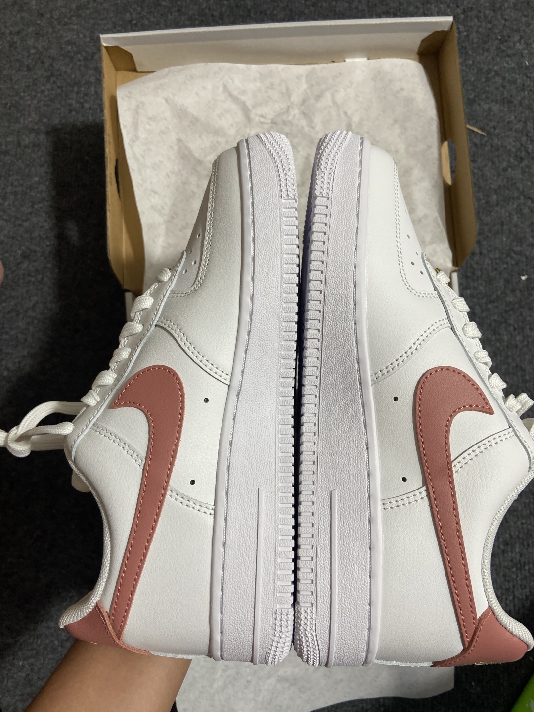 NK Air Force 1 Low '07 空军一号低帮经典板鞋 CZ0270-103 全鞋电脑针车 