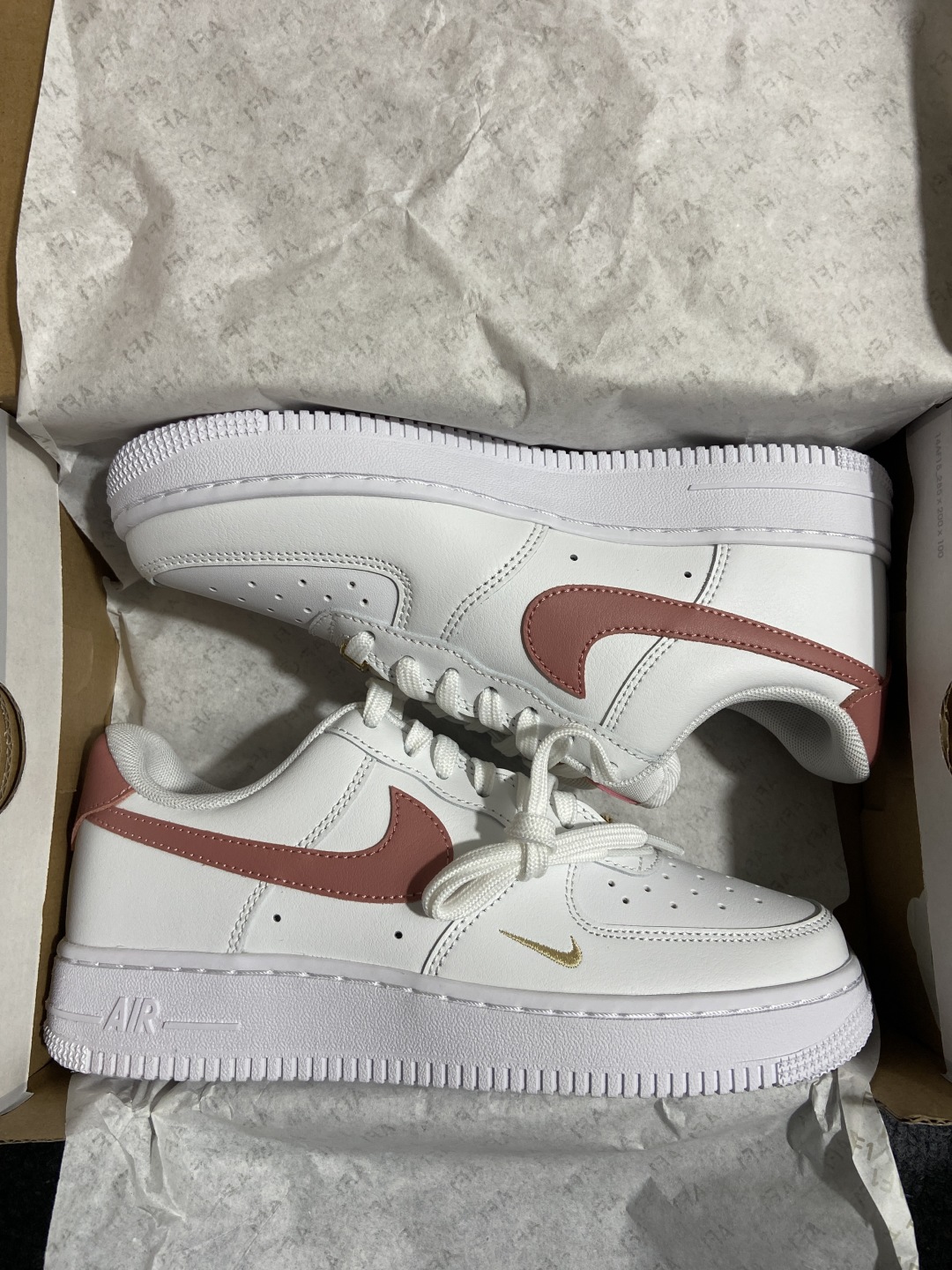 NK Air Force 1 Low '07 空军一号低帮经典板鞋 CZ0270-103 全鞋电脑针车 