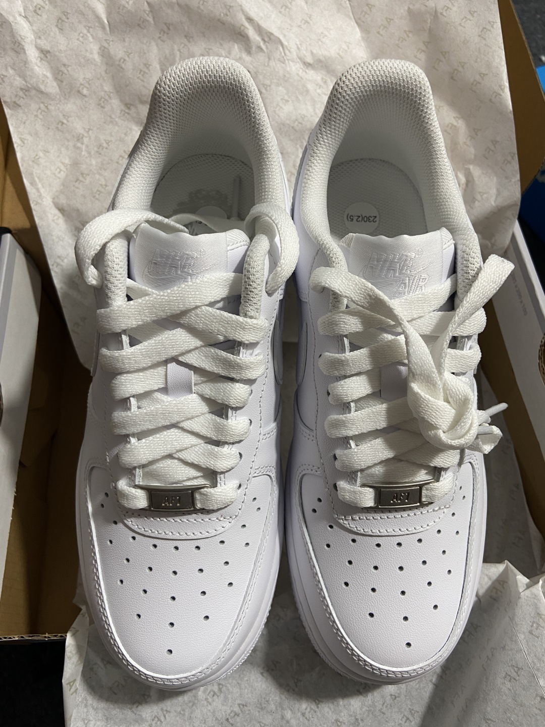 36码拍图AF1 全白闪电 尺码:35.5-48.5纯原-Air Force 1 Low 07 AF1