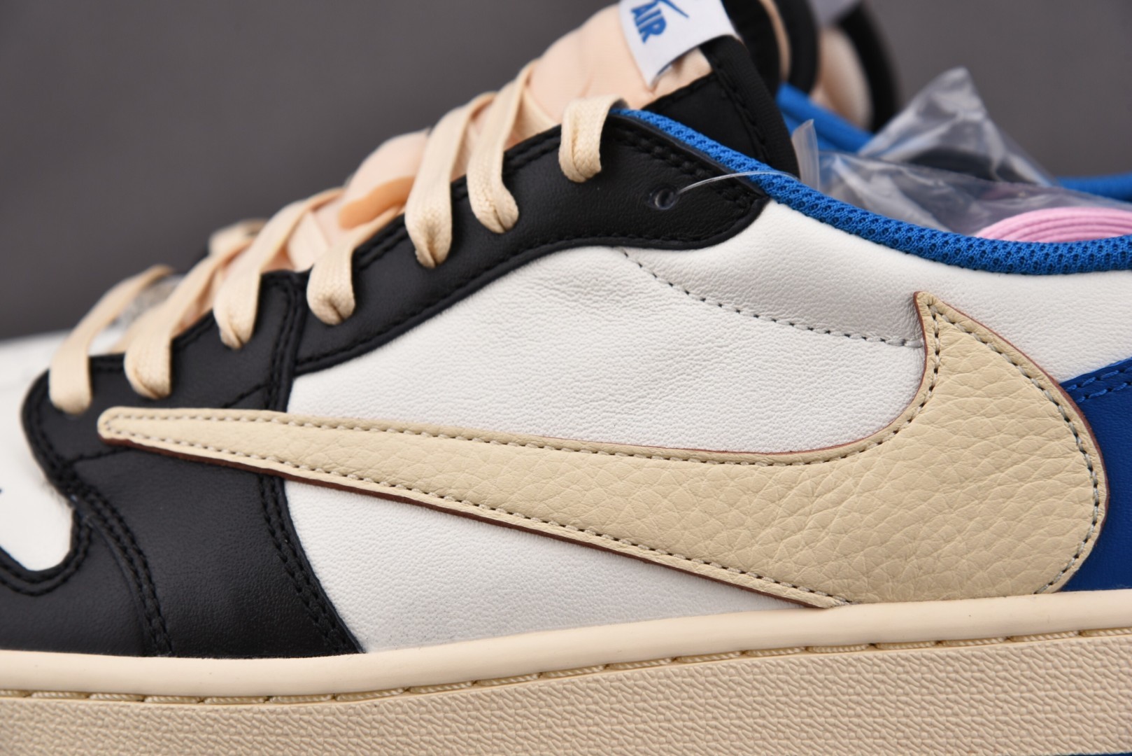 高端局特价福利 先报先得喜迎双11活动 10月20日起 Air Jordan 1 Travis Scot