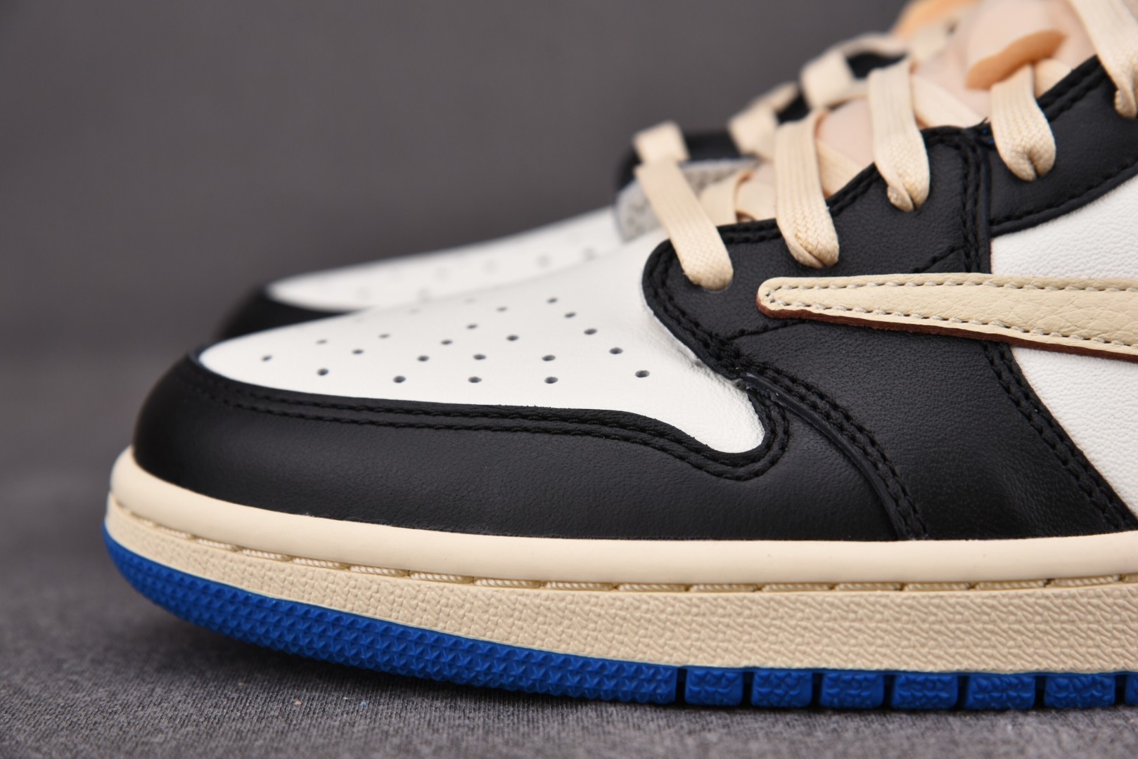 高端局特价福利 先报先得喜迎双11活动 10月20日起 Air Jordan 1 Travis Scot