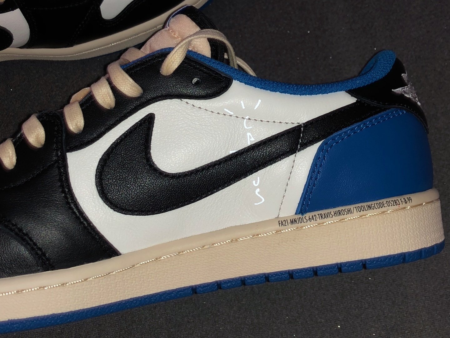 高端局特价福利 先报先得喜迎双11活动 10月20日起 Air Jordan 1 Travis Scot