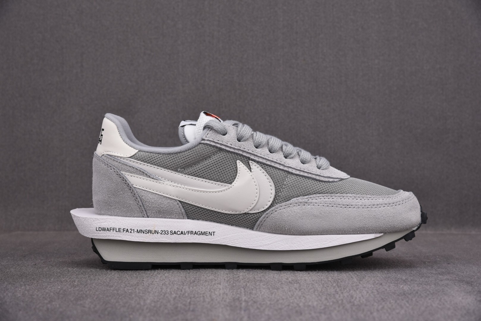 高端局特价福利 先报先得喜迎双11活动 10月20日起 Fragment x Sacai x Nik L