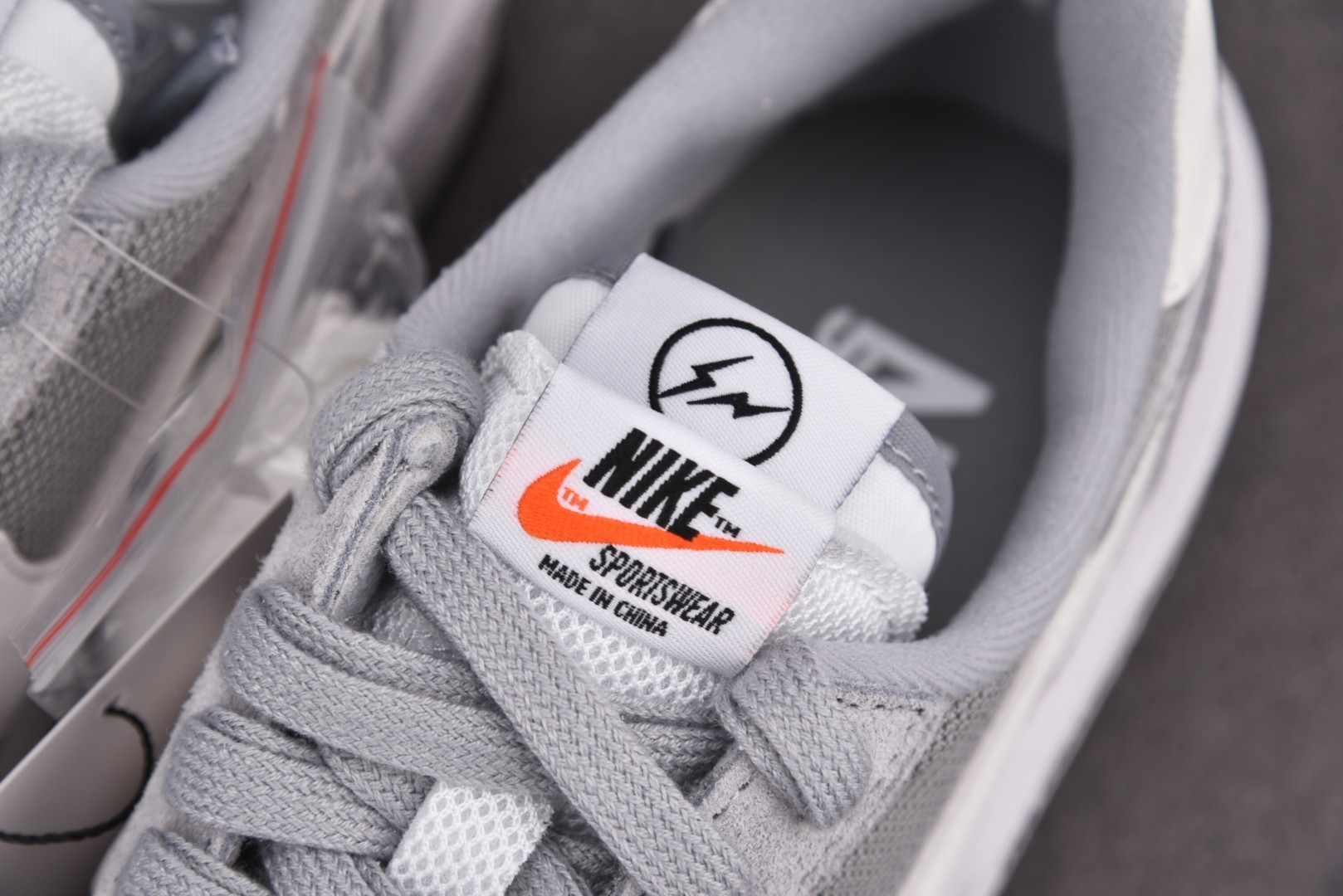 高端局特价福利 先报先得喜迎双11活动 10月20日起 Fragment x Sacai x Nik L