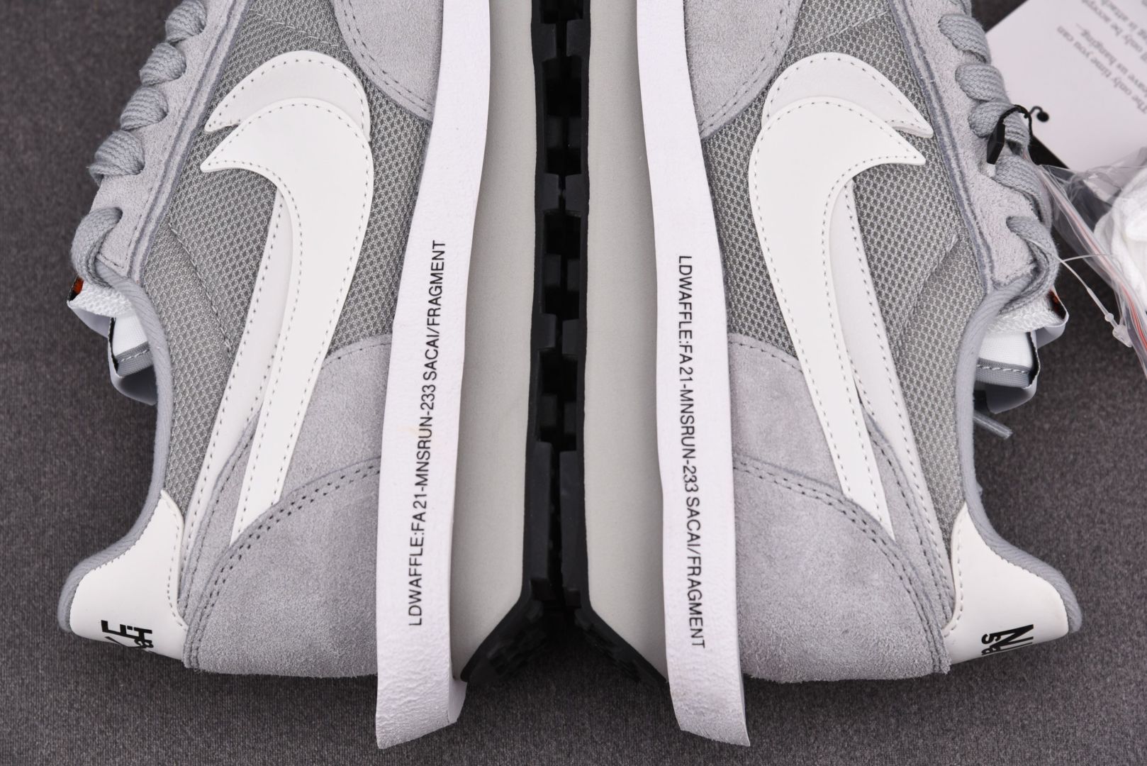 高端局特价福利 先报先得喜迎双11活动 10月20日起 Fragment x Sacai x Nik L