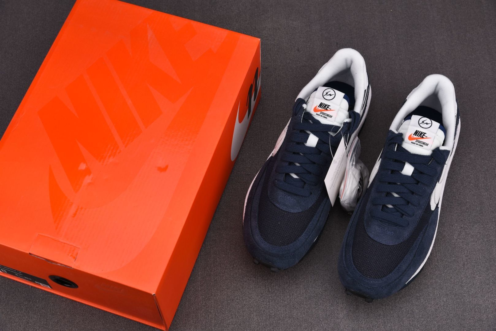 高端局特价福利 先报先得喜迎双11活动 10月20日起 Fragment x Sacai x Nik L