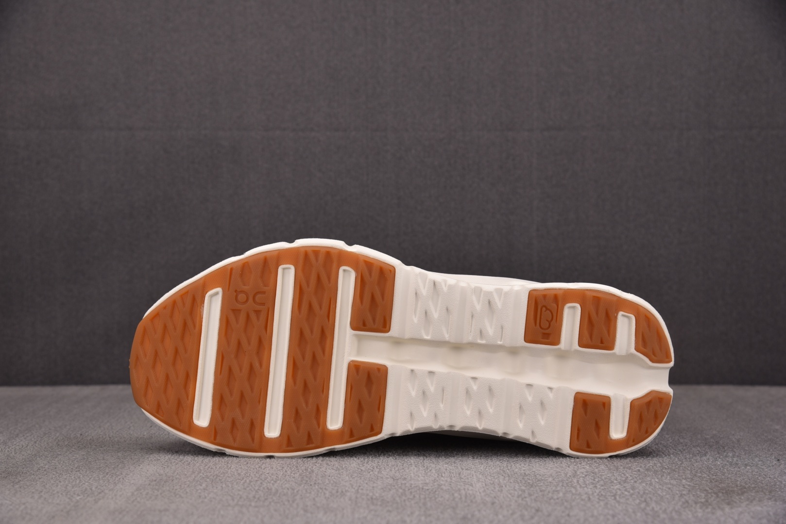 昂跑 尺码:36-45纯原出品-LOEWE x On Cloudtilt 2 看图 YZ004尺码：36