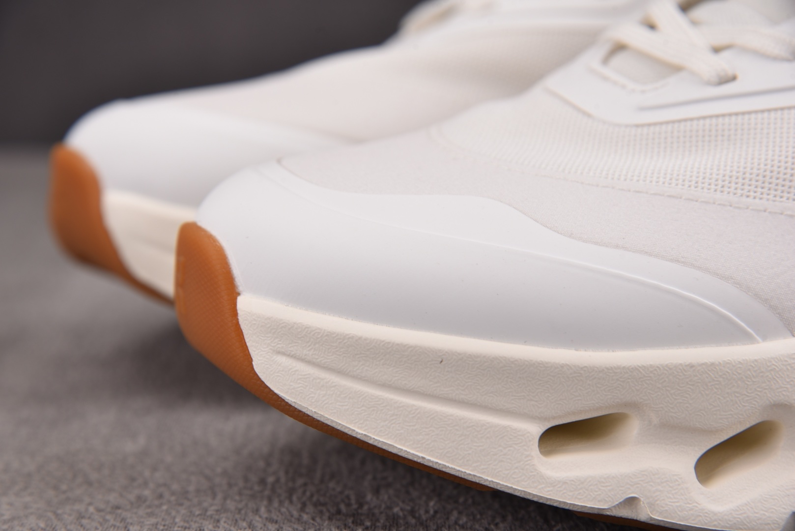 昂跑 尺码:36-45纯原出品-LOEWE x On Cloudtilt 2 看图 YZ004尺码：36