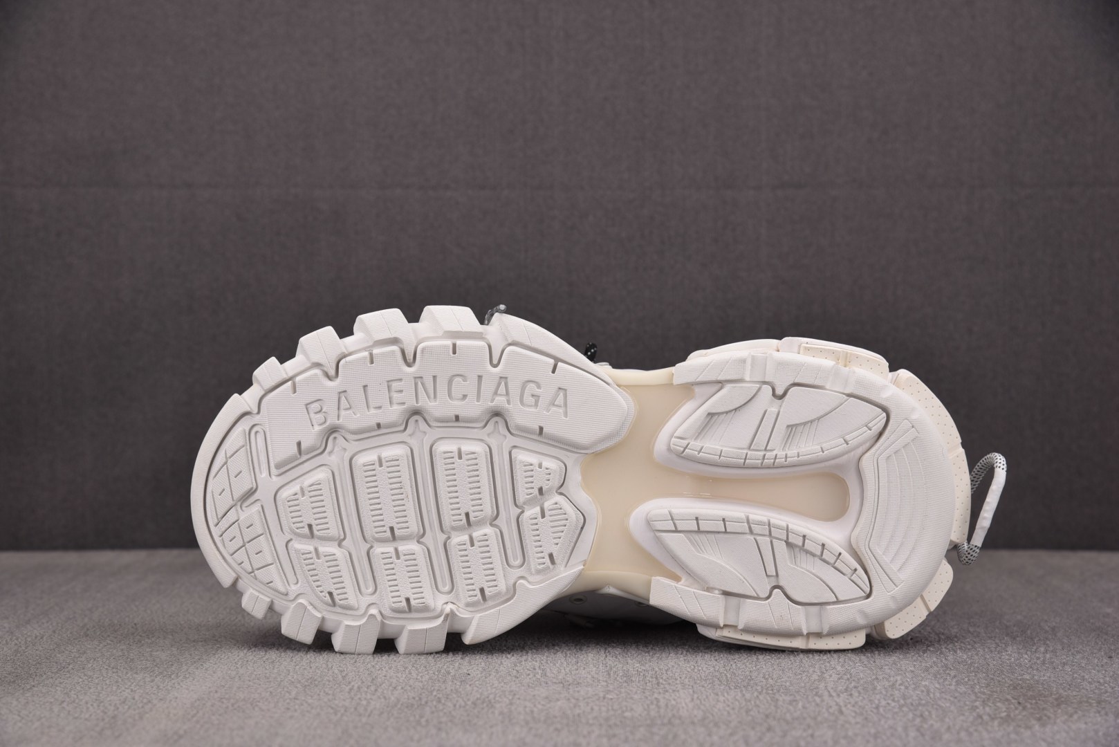 Balenciaga 尺码:35-46 超重偏大一码纯原-Balenciaga Track 白色灰绑带 