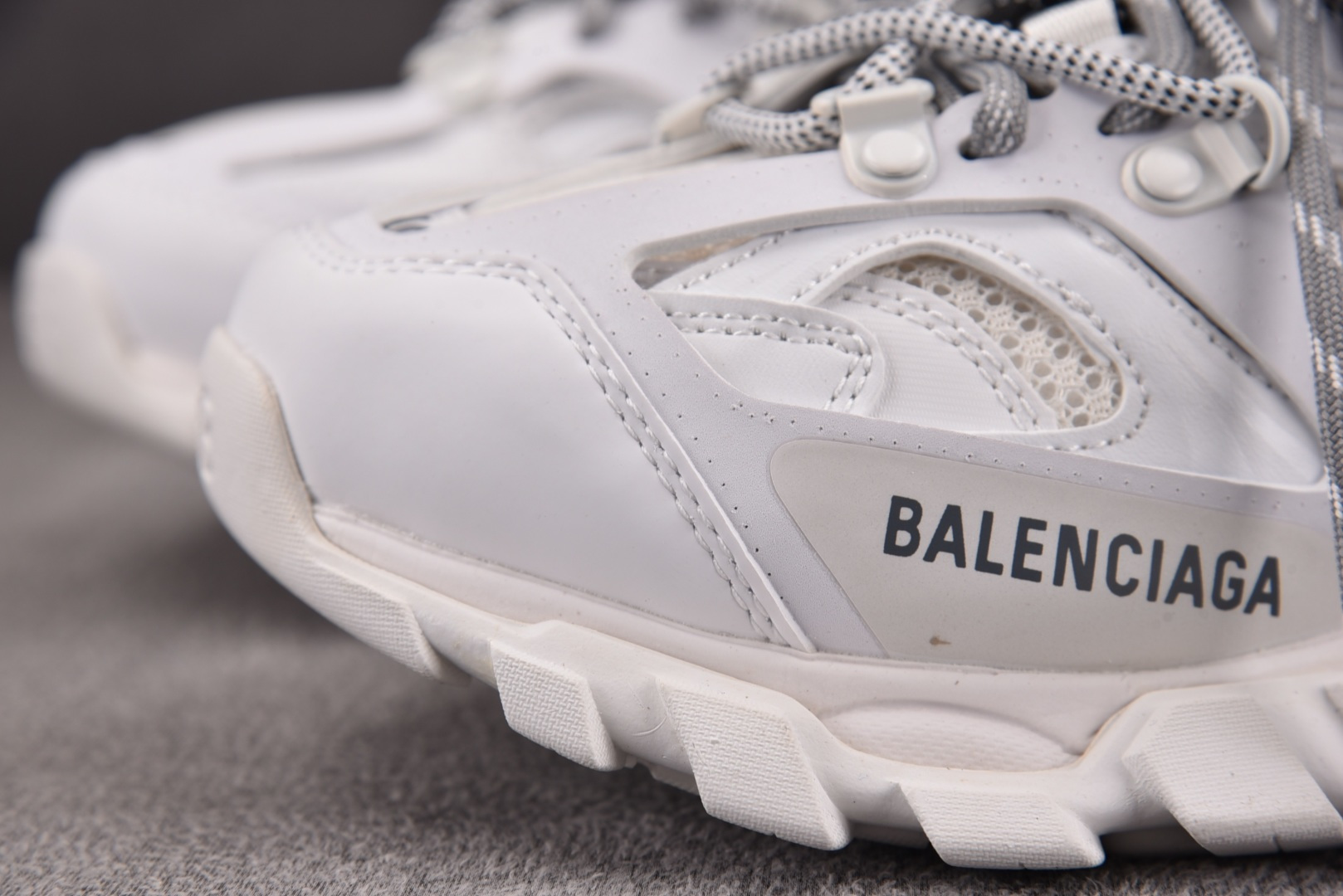 Balenciaga 尺码:35-46 超重偏大一码纯原-Balenciaga Track 白色灰绑带 