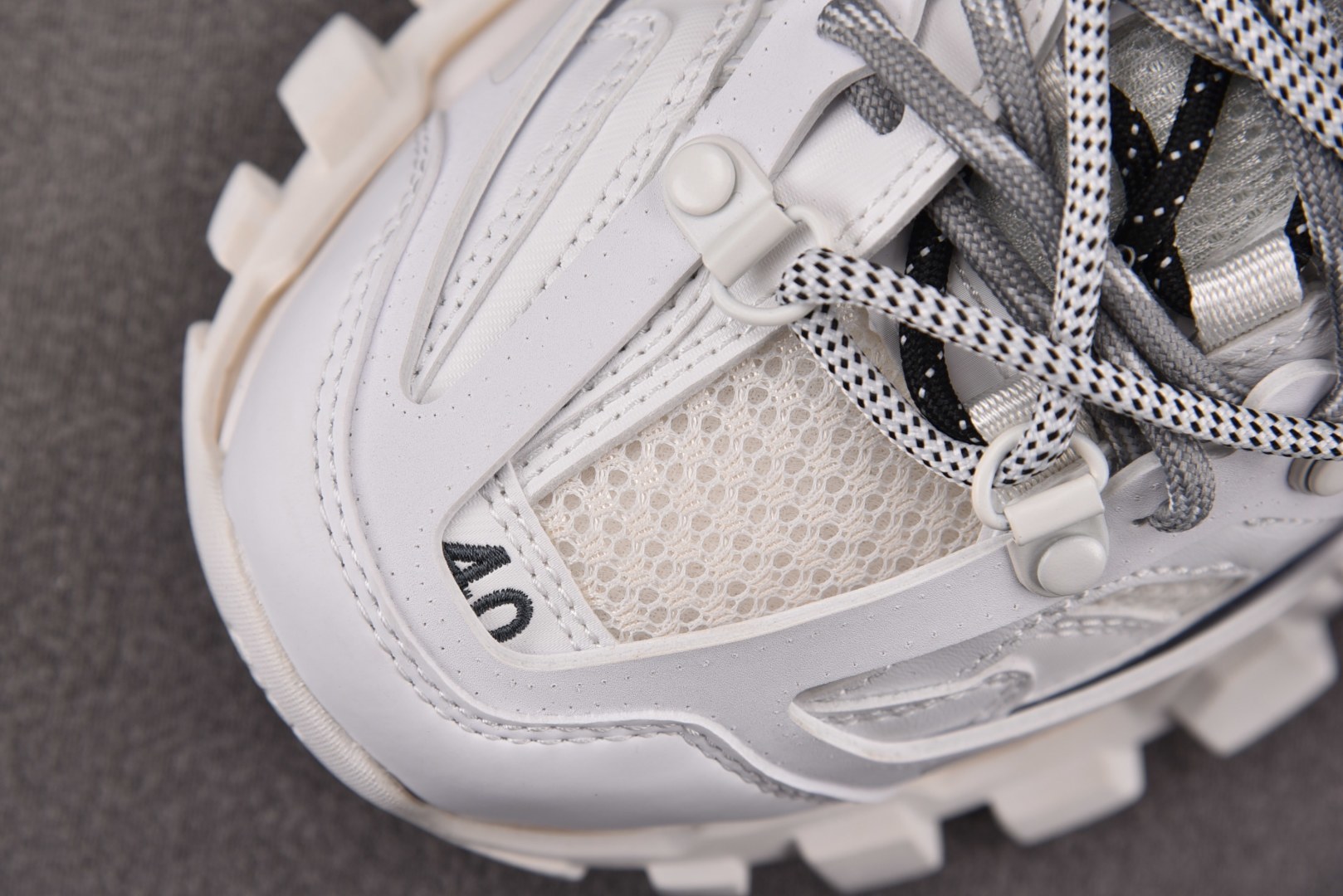 Balenciaga 尺码:35-46 超重偏大一码纯原-Balenciaga Track 白色灰绑带 