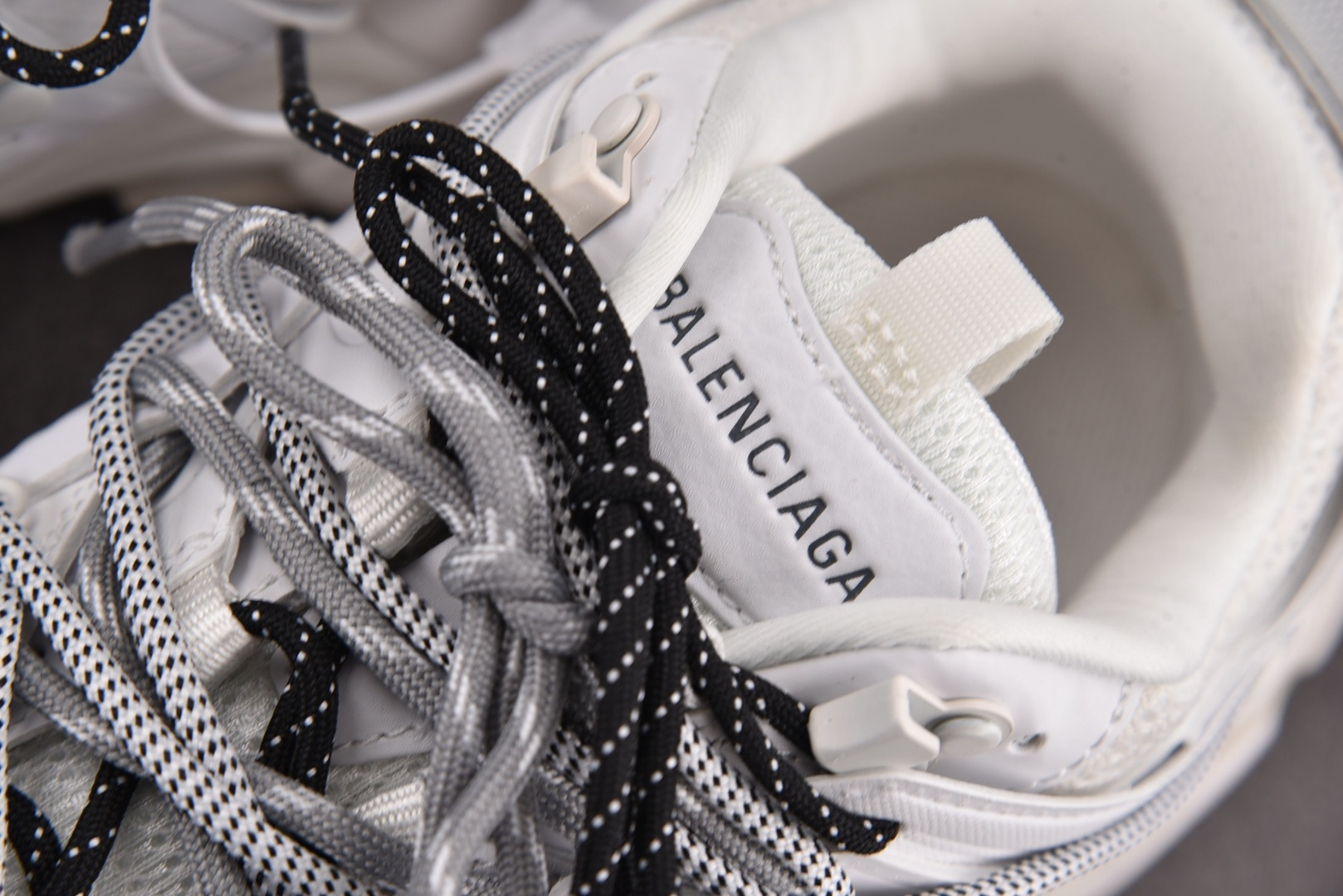 Balenciaga 尺码:35-46 超重偏大一码纯原-Balenciaga Track 白色灰绑带 