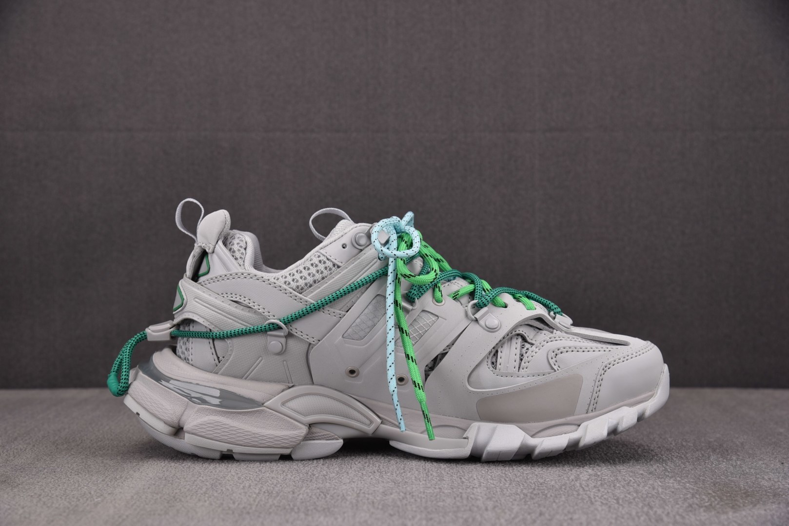 Balenciaga 尺码:35-46 超重偏大一码纯原-Balenciaga Track 灰绿绑带 Y